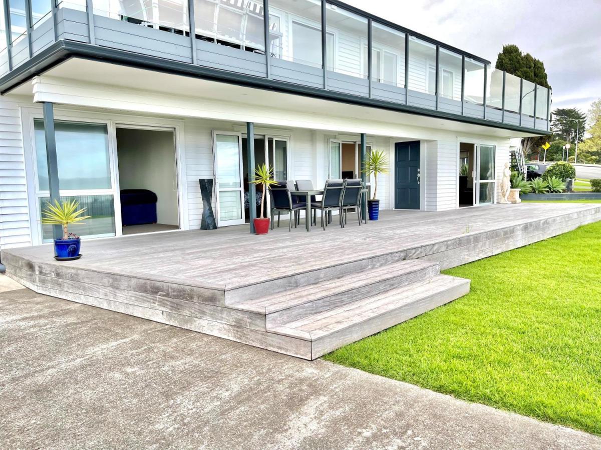 Beach Front Resort! Maraetai Exterior foto